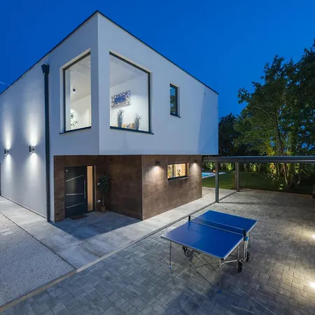 Ume By Istrialux With Jacuzzi And Sauna Vila *